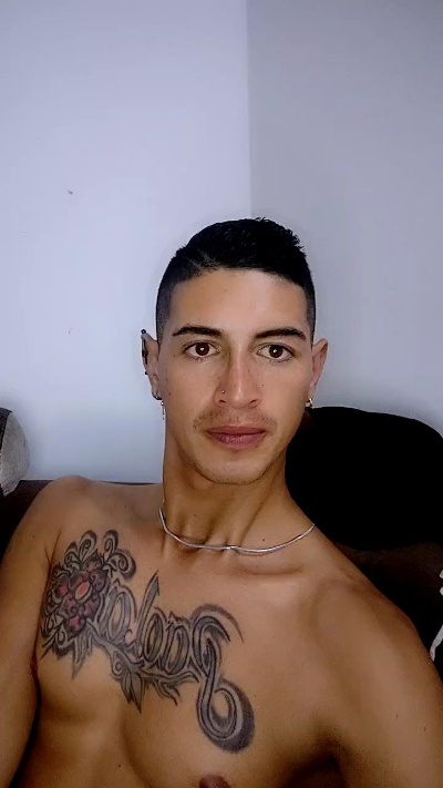 Deivihot25 from Colombia