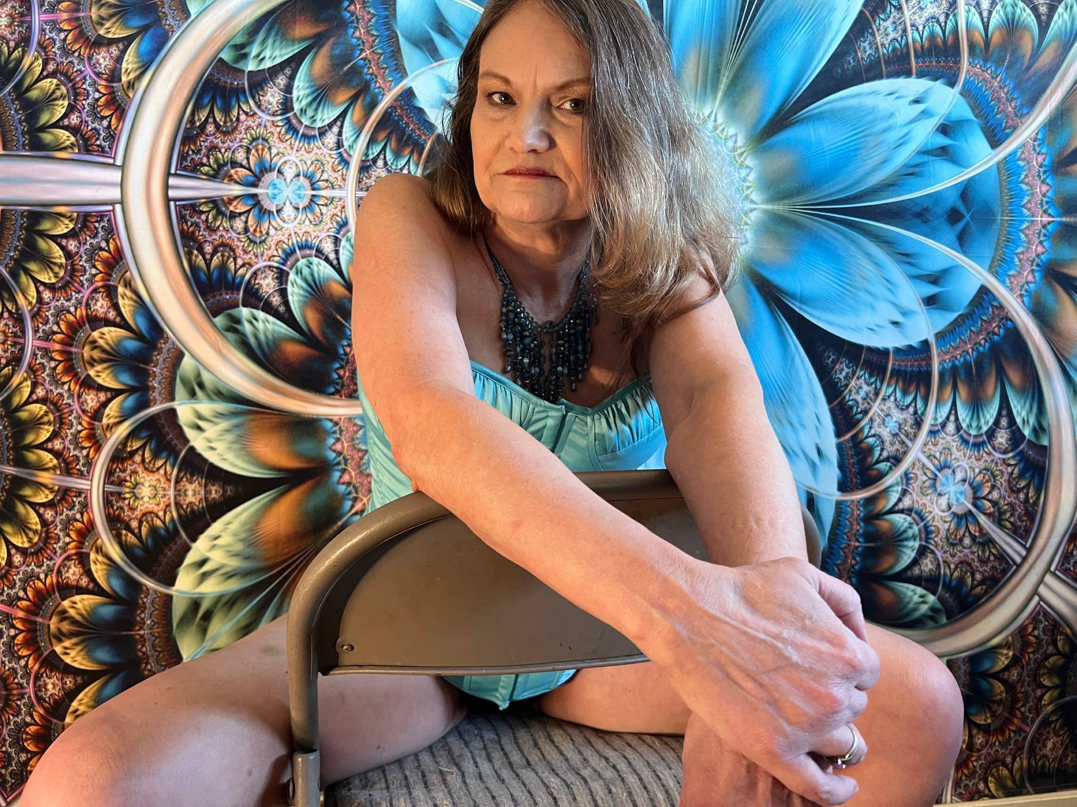 DonebyDawn from United States