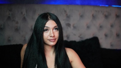 GiuliaSya from Romania
