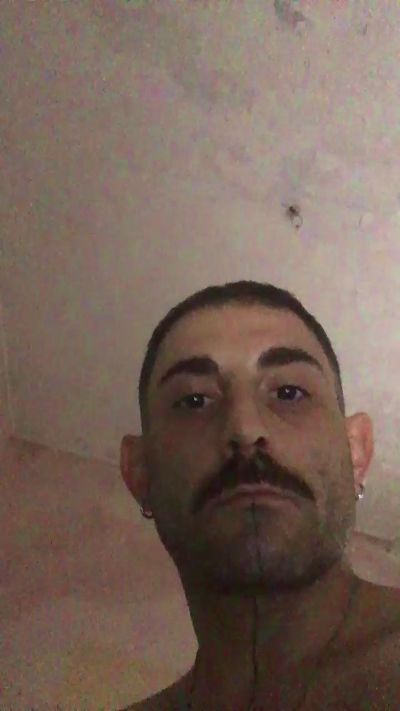 Staytrue93 from Italy