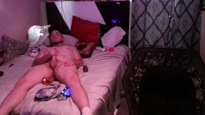 Str8actinggay from United States