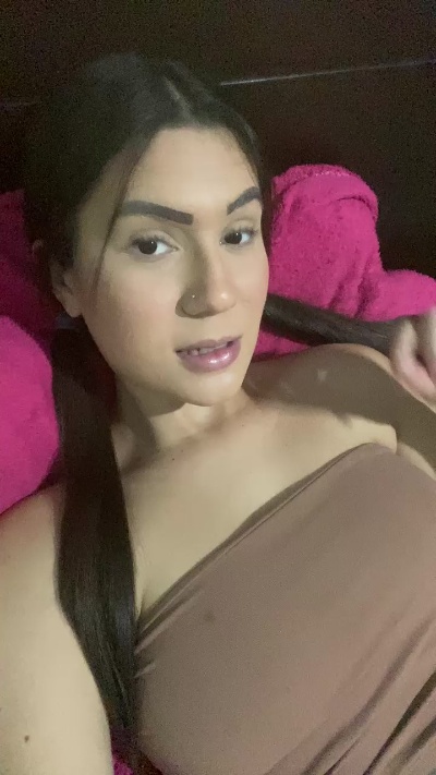 anna027 from Brazil