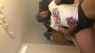 arron32 from United Kingdom